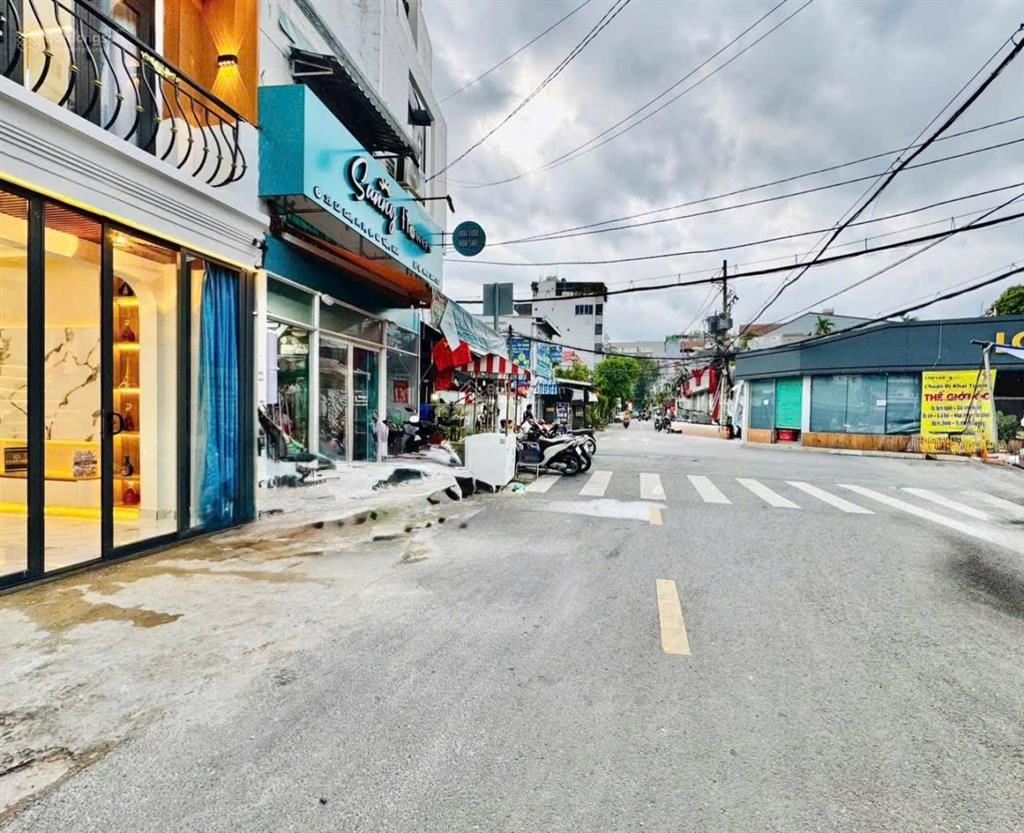 Duy nhất 1 căn mặt tiền nhỉnh 3tỷ lê lai p3 40m2 nhà đẹp mới xây kinh doanh buôn bán sầm uất, shr