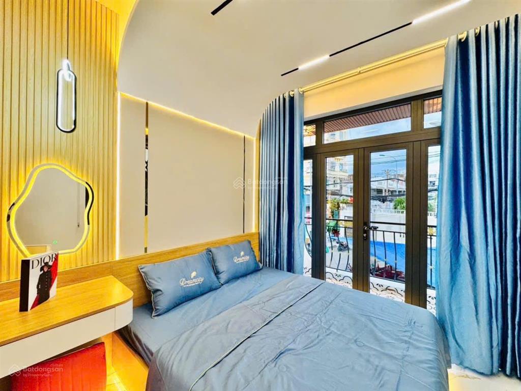 Duy nhất 1 căn mặt tiền nhỉnh 3tỷ lê lai p3 40m2 nhà đẹp mới xây kinh doanh buôn bán sầm uất, shr