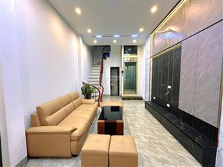 Hiếm có! nhà 6 tầng thang máy  gần hồ tây