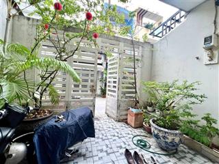 Nhà hoàn công xác bên cầu phú long, dt 120m2 đường 5m, cách ql13 chỉ 800m, đang cho thuê 10tr/tháng