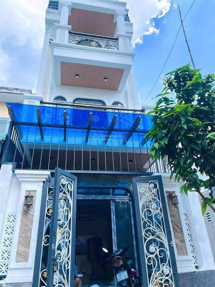 Chủ ngộp cần sang gấp căn nhà ngay cầu phú long, dt 70m2/3ty95, sổ riêng có sẵn, full tc, hoàn công