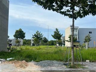 Chủ ngộp gửi em lô đất 300m2, full thổ cư, đường 6m, đi ra kcn vsip 2 chỉ 10p di chuyển, shr