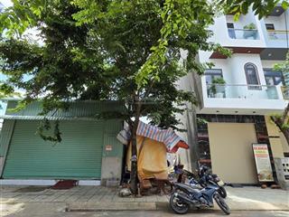 Cần bán gấp lô đất ngay ngã tư bình chuẩn, 80m2 đã lên full thổ cư, đường 12m thông hai đầu, shr