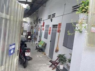 Dãy trọ 5 phòng ở vĩnh phú 40, dt 120m2 đang thuê full, cách quốc lộ 13 chỉ 600m, công chứng liền.
