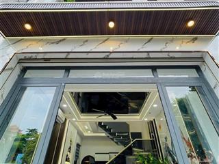 Nhà ngay trường thpt nguyễn khuyến, 73m2 ngang 5, đã hoàn công cách vạn hạnh mall chỉ 5p di chuyển.