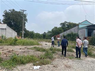 Đất sổ sẵn ngay mặt tiền trừ văn thố, dt 500m có sẵn 100m2 thổ cư cách chợ trừ văn thố chỉ 2p đi xe