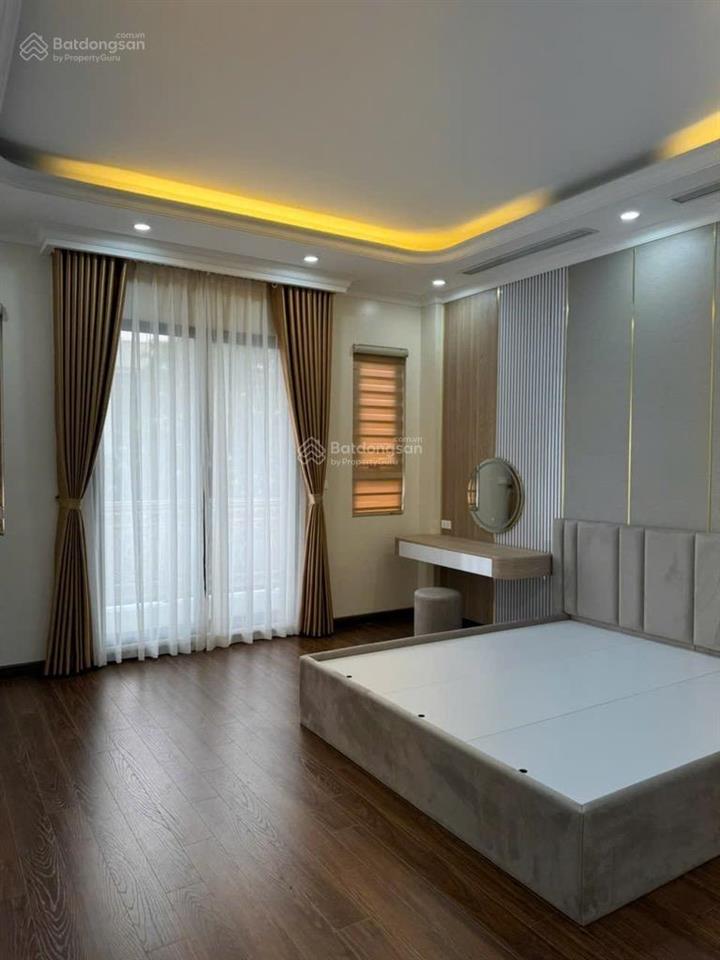 Bán nhà 2 mặt tiền thạch bànô tô tránh kinh doanh sầm uất phong cách tân cổ điển 80m2, 19.1tỷ