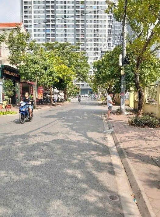 Bán 75m2 đất trung tâm trâu quỳô tô thông hiếm rẻ hơn cả f08.25tỷ