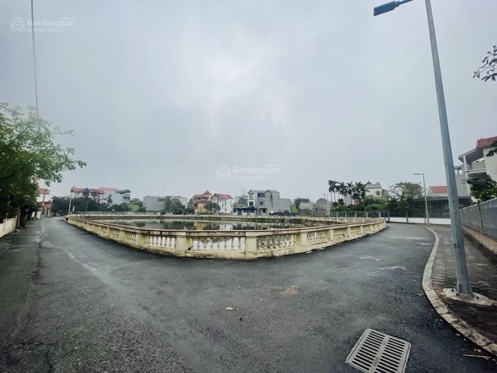 Đất đẹp bát khối đông dư ô tô 16 chỗ đỗ cửa 40m2, 5.19tỷ