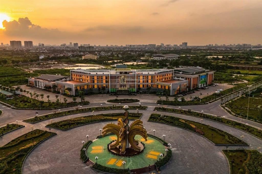 Bán đất đẹp trung tâm trâu quỳ ngay trường đại học nông nghiệp 1dòng tiền sẵn7.39tỷ 80m2