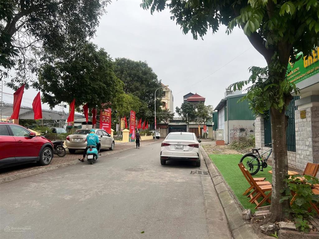 Trung tâm trâu quỳ gia lâm nhà 3 tầng 100m2 khu 31ha 16.5tỷ