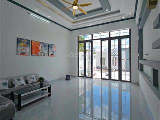 Nhà đẹp vừa hoàn thiện 8m*19m thổ cư 108m2. tại khu phố long hải, phường long hoa, tỉnh tây ninh