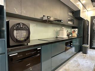 Chính chủ cần bán căn hộ gần 100m 2 phòng ngủ, 2 vệ sinh hướng đông nam thoáng mát, phong thủy