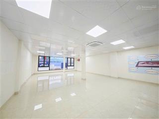 Cho thuê văn phòng đội cấn 120m2 17tr free dịch vụ free xe máy