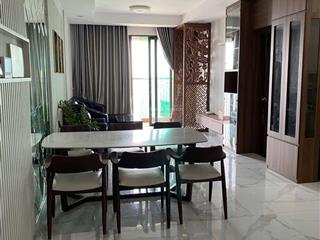 Chính chủ bán chung cư sẵn sổ hồng