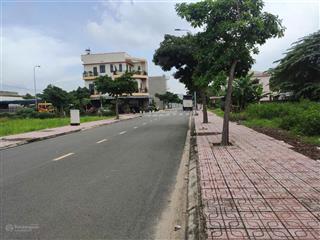 Bán đất giá rẻ lai uyên bàu bàng 510tr 500m2 có 100 thổ cư đường lớn, shr, tiện ích đầy đủ