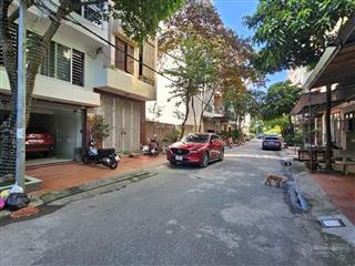 Bán nhà cạnh đh thương mại 55m2 mt5m ô tô đỗ cửa 9.25 tỷ