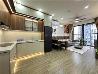 Chính chủ cần bán căn hộ 1pn + 1  43m2  3.8 tỷ kđt vinhomes smart city