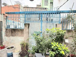 Bán nhà nát hẻm xóm chiếu quận 4  110m2  shr, chỉ 6.8 tỷ