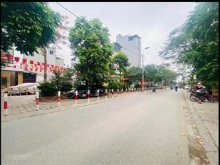 Bạn muốn ở nhà mới, ô tô đỗ cửa thì xem thử căn này