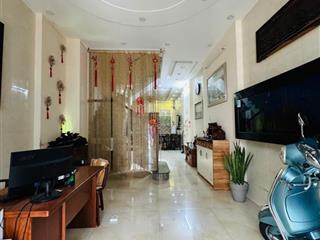 Đi bộ 10m là ra phạm văn đồng, kết cấu 3 tầng, dt 4,20x16m, nơ trang long, giá 9,5 tỷ tl.