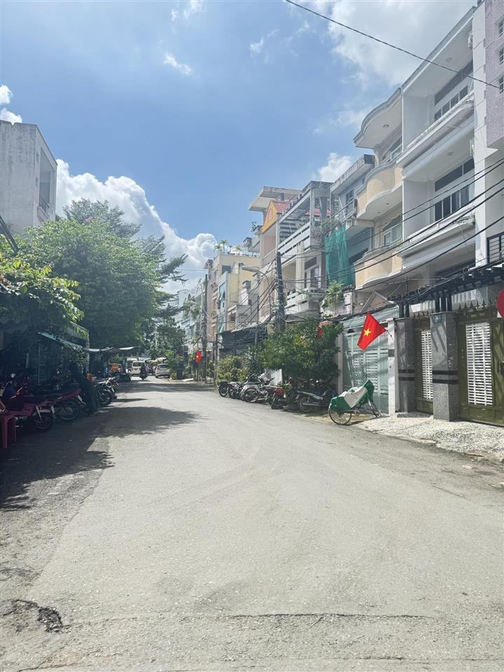 Ngay chợ bà chiểu,kế rạch xuyên tâm, sát mặt tiền, hxt, bùi đình tuý, dt 4x14m(2 tầng btct).