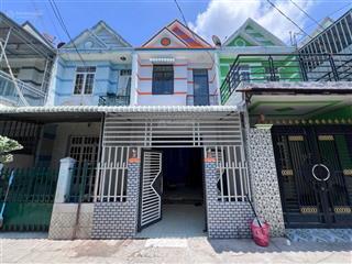 Bán nhà mới 68m2 sổ hồng riêng ngay thị trấn cần giuộc