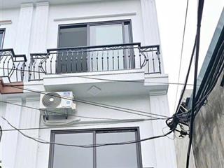 Bán nhà ngõ 86 phố thành trung, trâu quỳ. nhà mới đẹp cách ô tô 30m, dt 33m, 5 tầng, giá 5,5 tỷ.