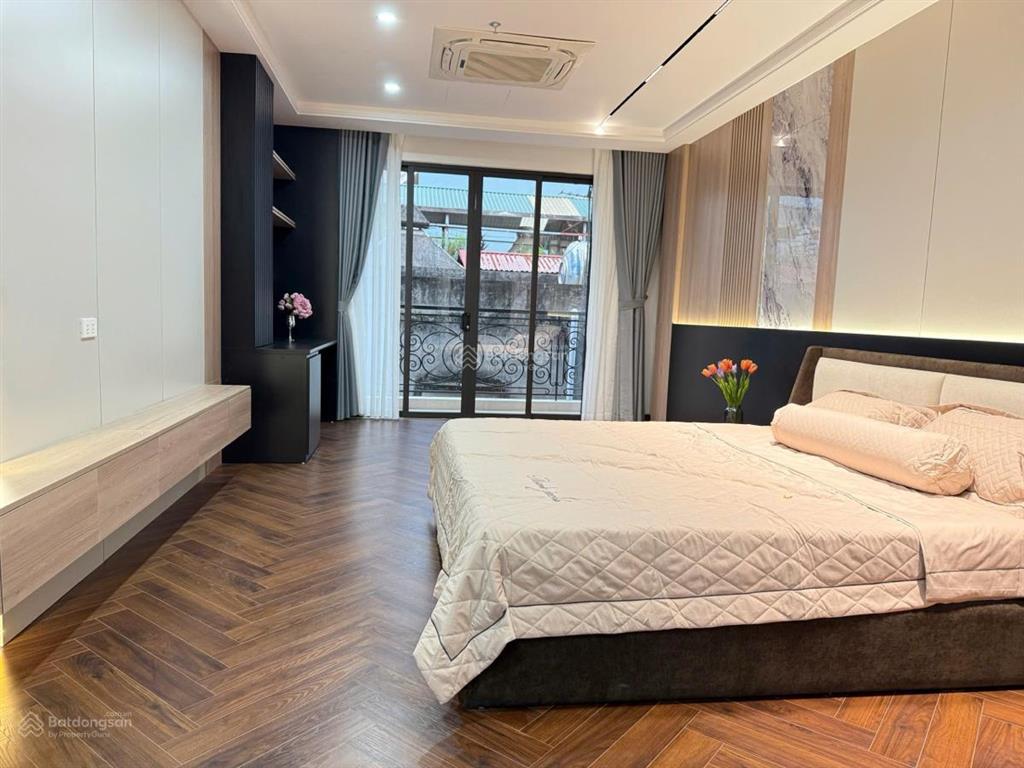 Siêu phẩm ngõ 68 xuân thuỷ  56m x 4,1m2  7 tầng thang máy  full nội thất  ô tô  vị trí đẹp