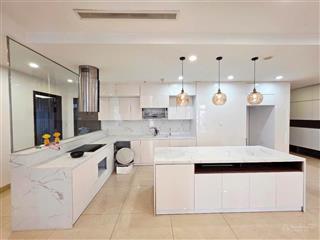 Giá 17.7 tỷ  căn góc 180m2  r2 royal city cam kết giá tốt nhất thị trường.  0984 522 ***