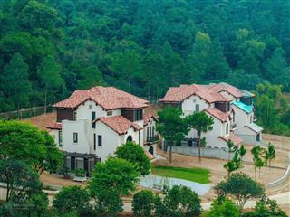 Biệt thự 2 mặt thoáng view hồ, nằm giữa rừng thông, 285m2 sở hữu lâu dài, full tiện ích