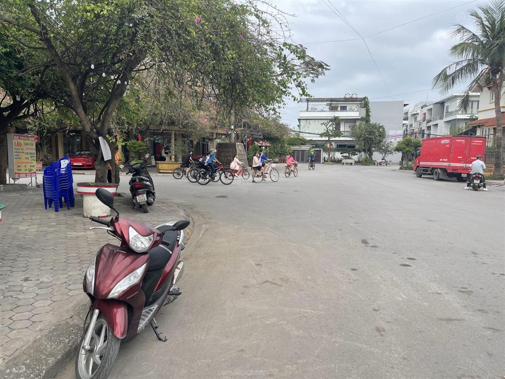 Bán đất tặng nhà hàng 2 tầng lô góc vip nhất đối diện văn phòng dự án bđs quảng hồng, 4,5 tỷ