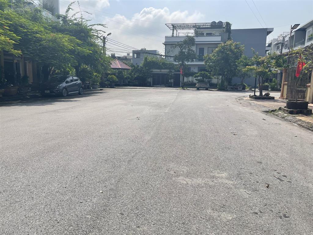 Bán đất tặng nhà hàng 2 tầng lô góc vip nhất đối diện văn phòng dự án bđs quảng hồng, 4,5 tỷ