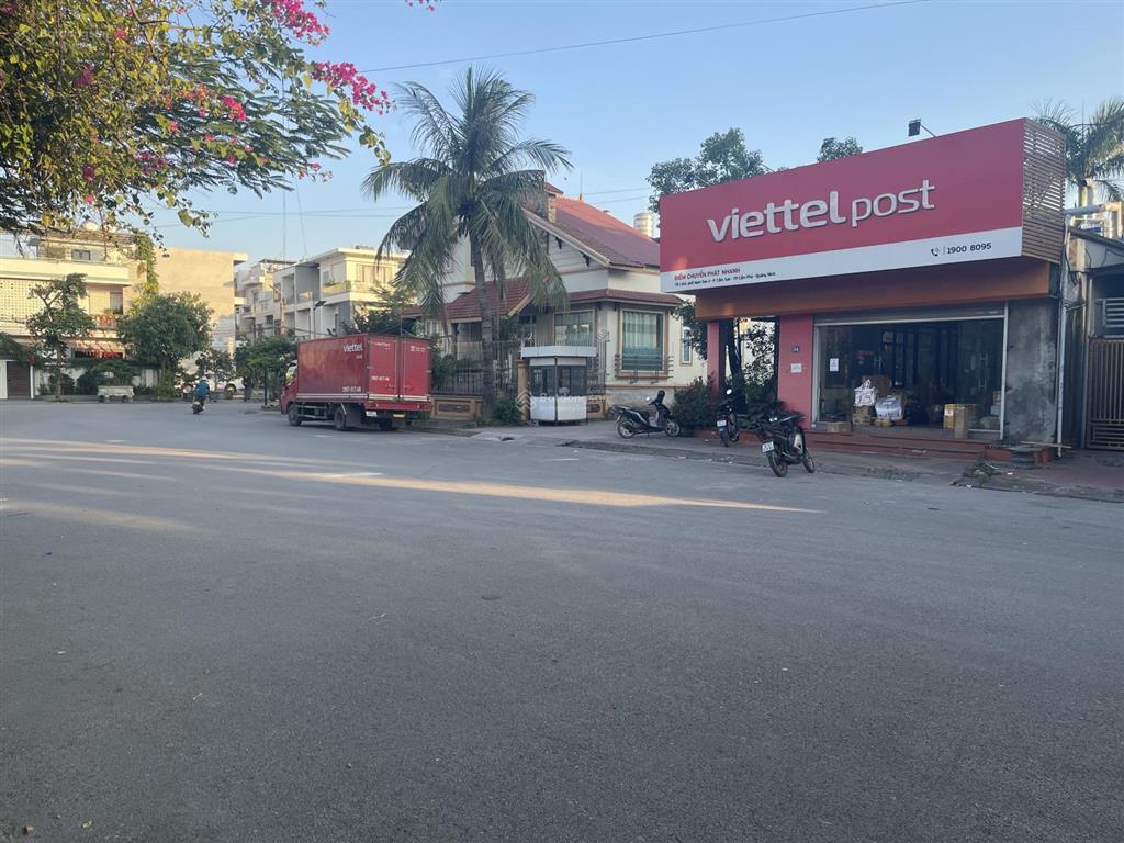 Bán đất tặng nhà hàng 2 tầng lô góc vip nhất đối diện văn phòng dự án bđs quảng hồng, 4,5 tỷ