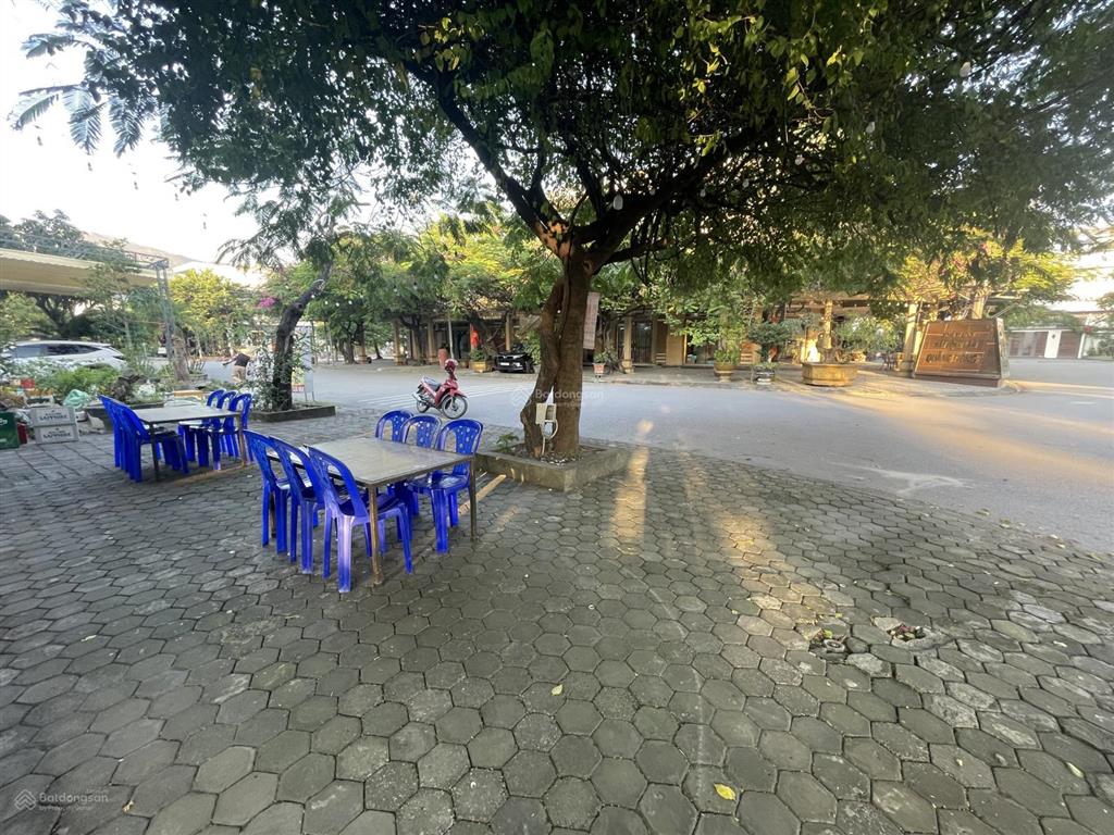 Bán đất tặng nhà hàng 2 tầng lô góc vip nhất đối diện văn phòng dự án bđs quảng hồng, 4,5 tỷ