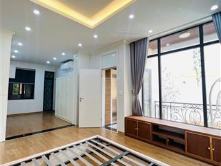 Bán nhà riêng 100m2, 4pn, 27,5 tỷ tại phố ngọc khánh, ba đình, phân lô, ô tô ra vào, ở luôn