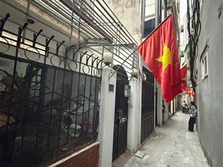 Nhà ngõ 2m5, 100m ra đường ô tô, gần chợ, gần trường tiểu học, royal city, tiện ở hoặc xây cho thuê