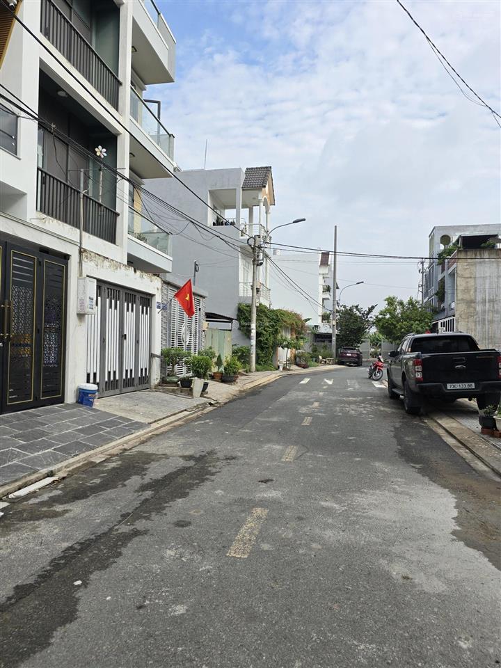 Hiếm, 1 trệt 1 lầu 4pn, hẻm thông 9m chào 3,8 tỷ thương lượng