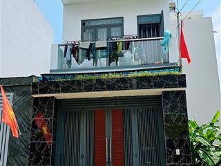 Bán nhà 3.6 tỷ, 3 phòng ngủ 57m2, cách đại học 100m, ô tô đỗ cửa, sổ hồng riêng, hoàn công đủ