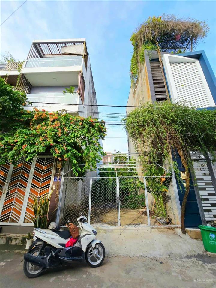 Bán đất 3 tỷ, hẻm xe hơi 6m thông, chủ vay nh, thiện chí bán, full thổ cư ko qh lg