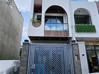 Bán nhà sát vinhome, gần nút giao vành đai 3, hẻm xe hơi thông, 3 tầng, 52m2 hoàn công đủ