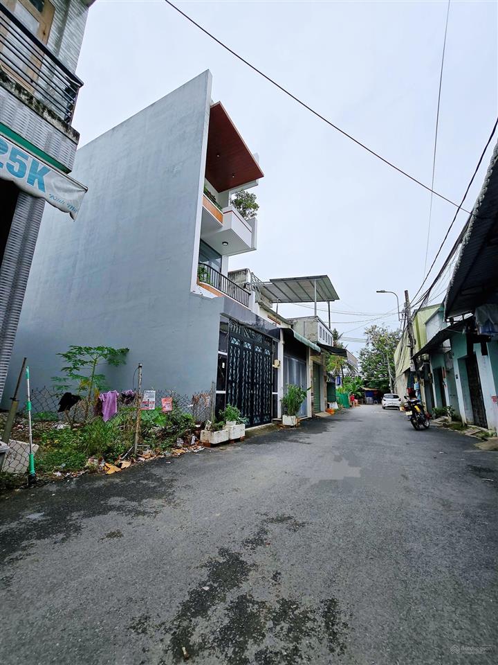 Bán nhà lò lu 1 trệt 2 lầu 54m2, tặng full nội thất, sổ riêng hoàn công đủ