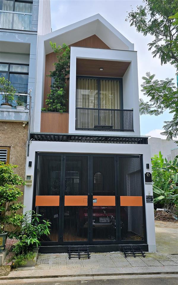 Hẻm 10m thông, 1 trệt 1 lầu 3 phòng ngủ, hoàn công đủ, sổ hồng riêng