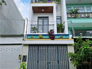 Chủ ngộp, bán bất chấp, trệt 2 lầu sân thượng, đường 8m có vỉa hè sổ riêng, thương lượng mạnh