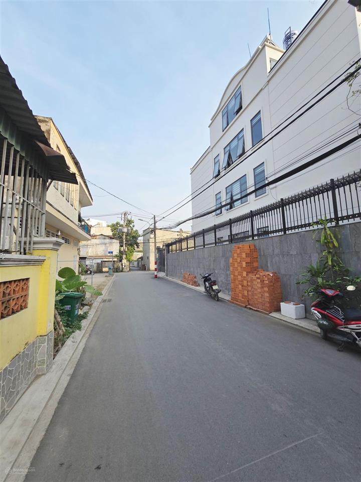 Bán nhà đường bưng ông thoàn, 70m2, 1 trệt 1 lửng, đường thông 6m, pháp lý chuẩn