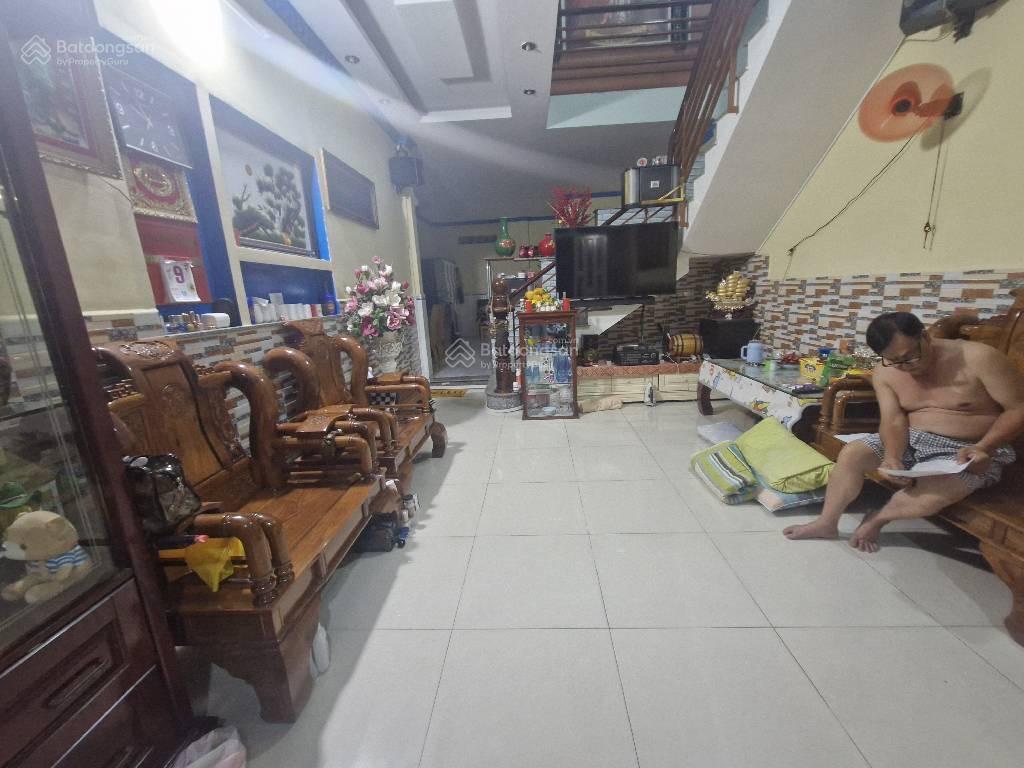 Bán nhà lê văn việt cách ngã 4 thủ đức 200m  dt 77m2 (5,3m x 14,5m)  chỉ 5.3 tỷ tl sổ hồng