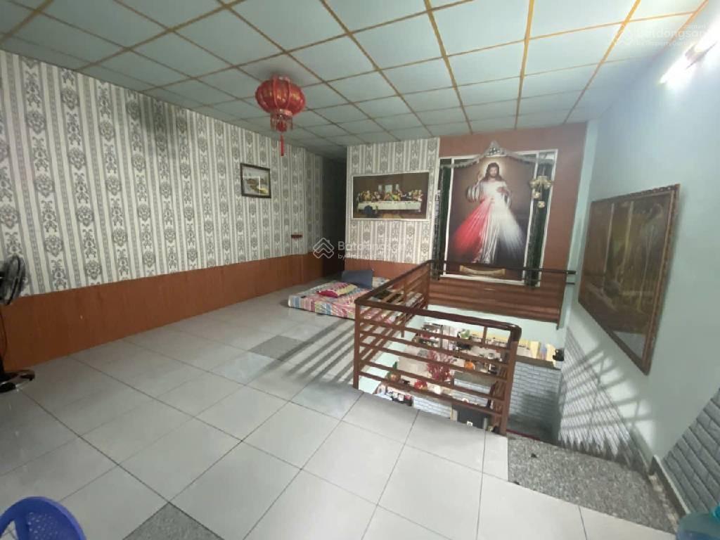 Bán nhà lê văn việt cách ngã 4 thủ đức 200m  dt 77m2 (5,3m x 14,5m)  chỉ 5.3 tỷ tl sổ hồng