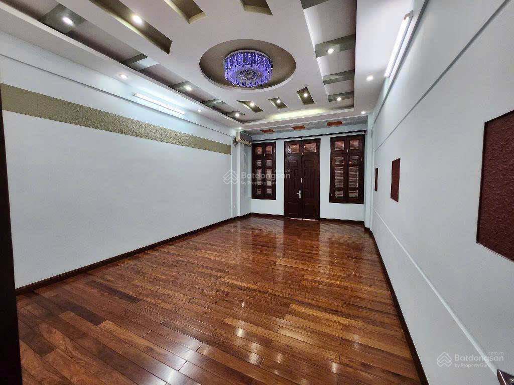 Bán nhà mặt phố cực đẹp hoàng quốc việt 60m2 5 tầng ôtô tận cửa, tện kinh doanh, sổ đỏ chính chủ