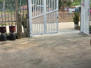 Bán đất có sẵn nhà cấp 4, sổ hồng riêng. dân cư đông. cách chợ 300m