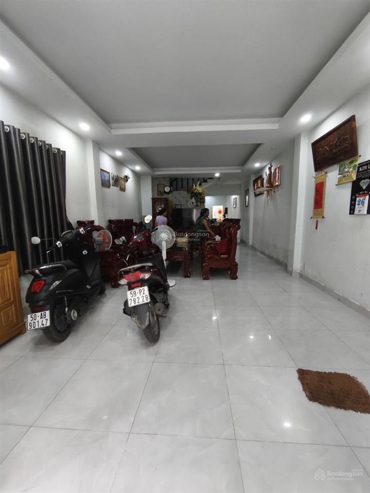 Nhà đẹp 3 lầu, tân chánh hiệp gần làng đh, dt 90m2 (4,5x20m) hẻm ô tô thông, giá tốt